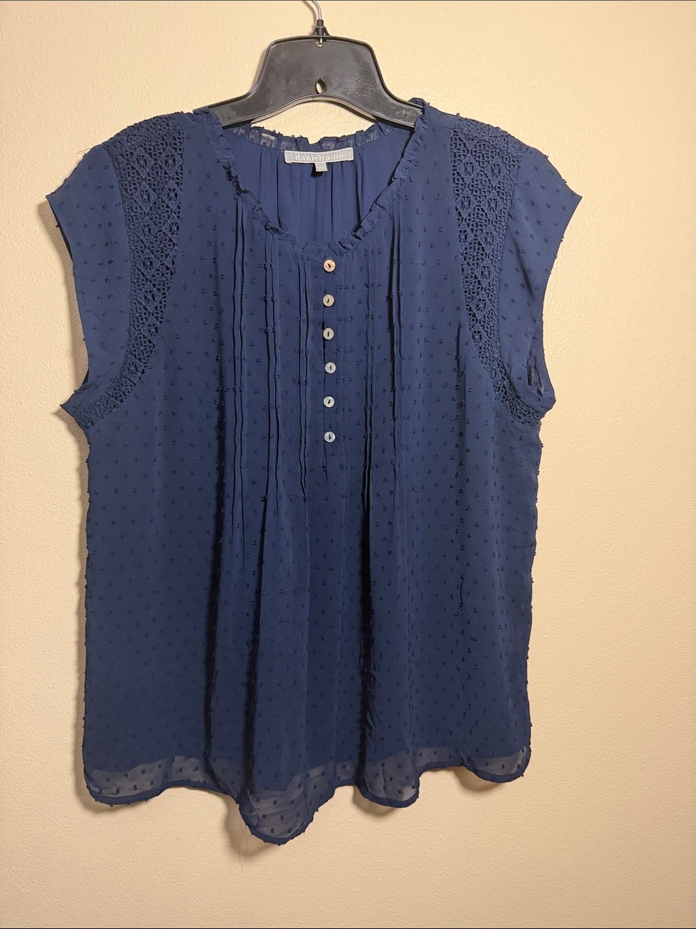 Daniel Rainn Navy Textured Cap-Sleeve Blouse